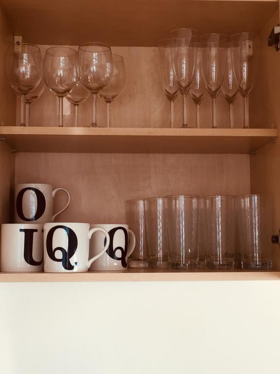 Sky Night Serviced Apartments كارديف الغرفة الصورة